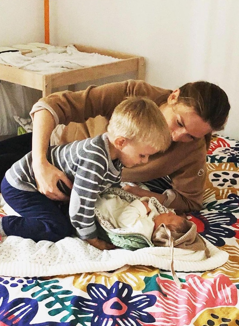 Дарья Мельникова сделала трогательное видео Валерии Федорович с малышом на праздновании дня рождения друга